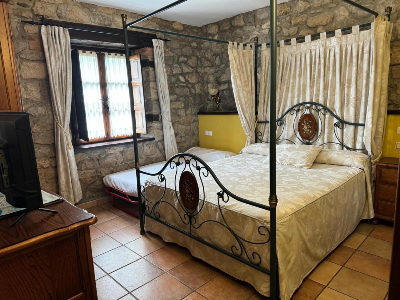 Bed and Breakfast La Venta De Quijas Exteriér fotografie